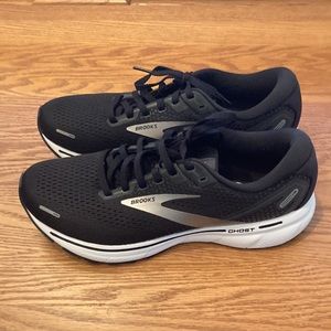 Brooks Size 10.5 Women’s Ghost - version 14